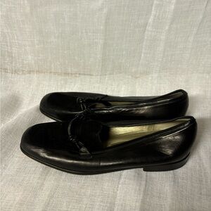 Cole Haan SZ 5 made in italy Black leather suede upper loafers